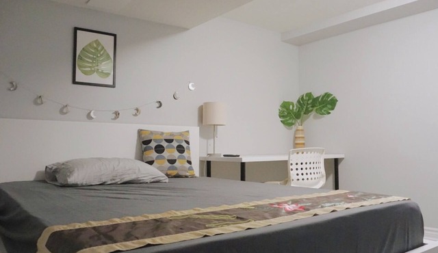 Central Etobicoke Bedroom - near Subway Station