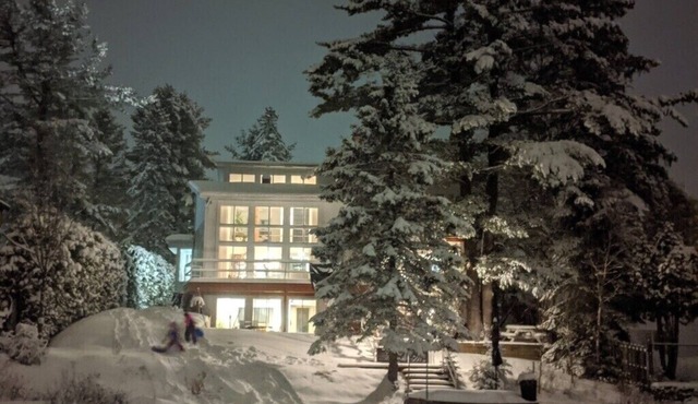 Chalet Chic - Laurentian Retreat - great for Family and Friends!