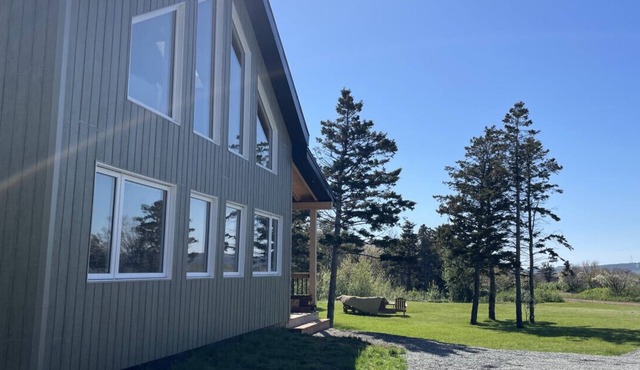 Chalet Gedouque, a tranquille retreat located on the Cabot Trail with waterfront views