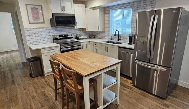 Charming 1BR Suite with All the Essentials