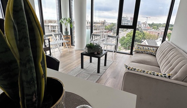 Charming 2-bedroom condo in beautiful Toronto with AC, WiFi