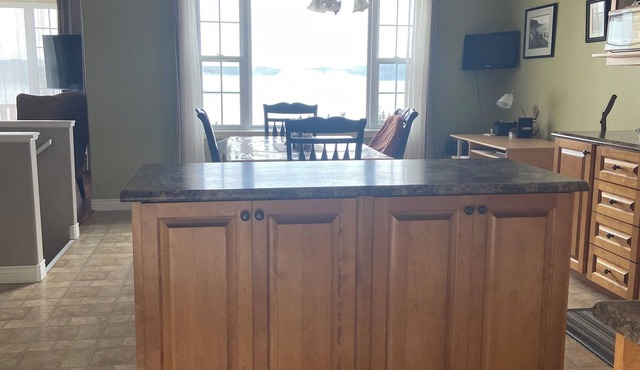 Charming 2-bedroom house with WiFi, AC in welcoming Ferryland