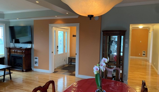 Charming 3-bedroom house with WiFi and AC in Bay Roberts