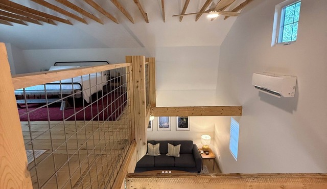 Charming Barn Conversion. Rural Curious? Come try small-town living!