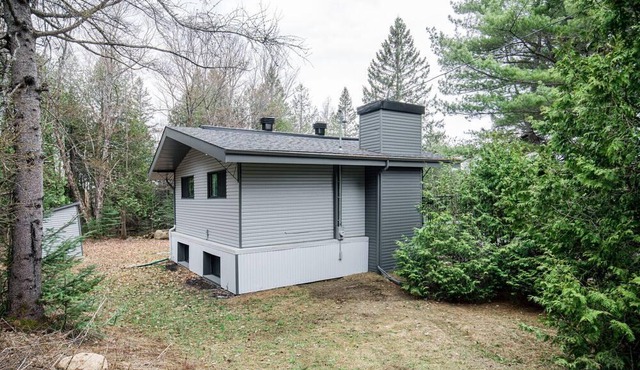 CHARMING CHALET IN MORIN-HEIGHTS.
