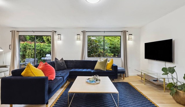 Charming Entire Family Home in North Vancouver