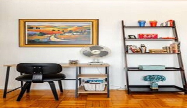 Chic 1-bedroom apartment in fabulous Toronto with AC, WiFi