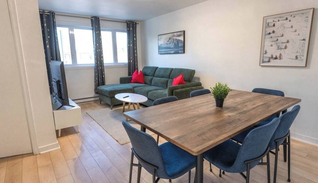 Chic 3BR 5 Beds 5min walk to Metro Free Parking