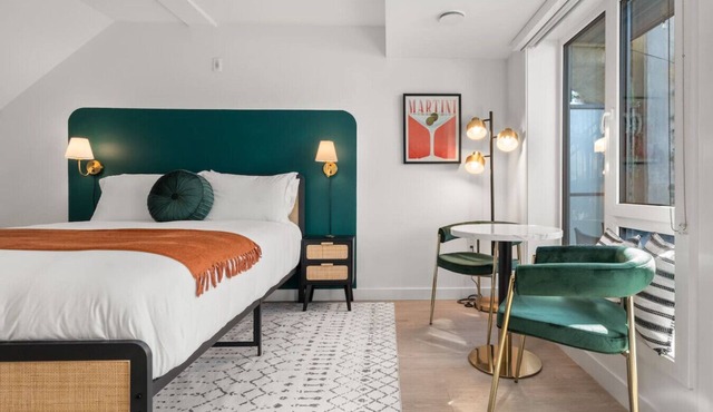 Chic & Cozy Studio w/Patio| Fast WiFi| Nespresso