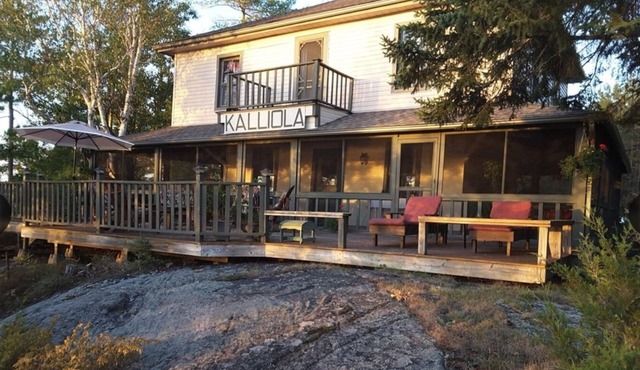 Classic Kawartha Lakes Cottage Experience - Stoney Lake
