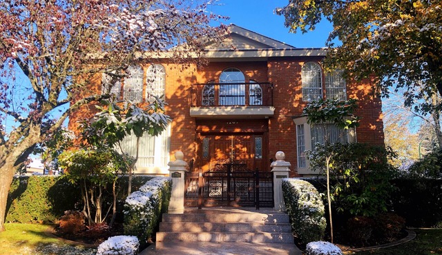 Clean & Comfortable 8BR 6BA Home Quiet Safe Area Near Airport & Downtown