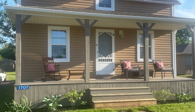 Clean, Spacious House. Minutes away from the Beach. in Beaubassin East