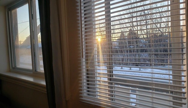Close to highway access! Stylishly decorated, comfortable apartment.