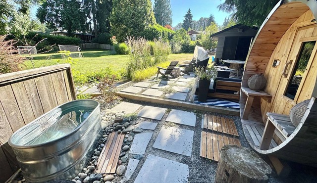 Coastal retreat - Deep Cove: 2-Bedroom w/sauna & cold plunge