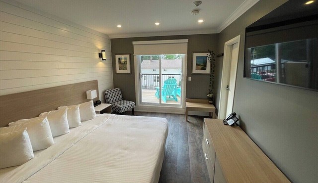 Coastal Suites in Grand Bend