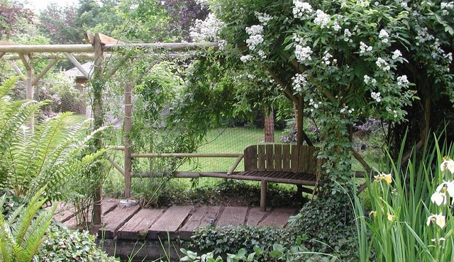 Come and enjoy the sweet, sylvan solitude of Quadra Island.