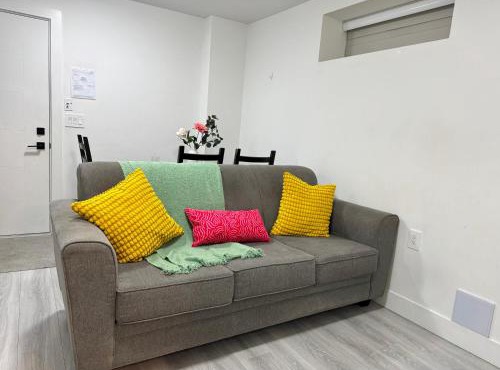 Comfort 2 BR Vancouver!