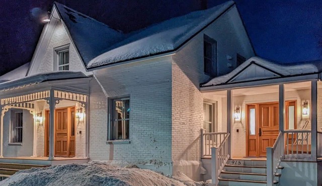 Completely renovated ancestral home in Bromont