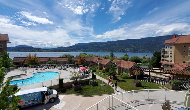 Condo with Lake and Pool Views @Discovery Bay Resort