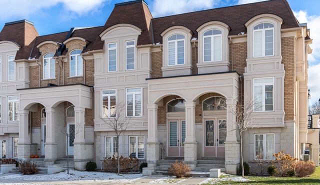 Contemporary Urban 4-Level Home with Game room & Parking near airport & all Hwys