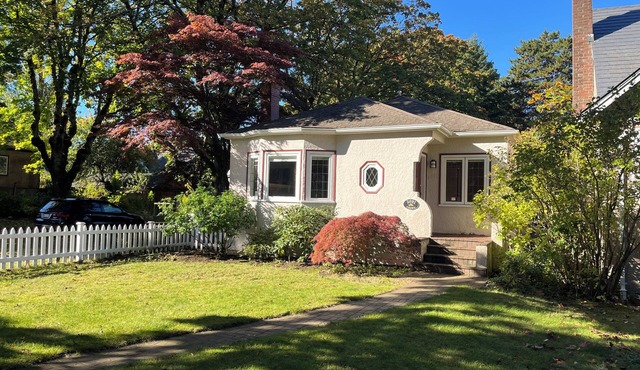 Corner Cottage is a Vancouver home close to UBC perfect for family visits