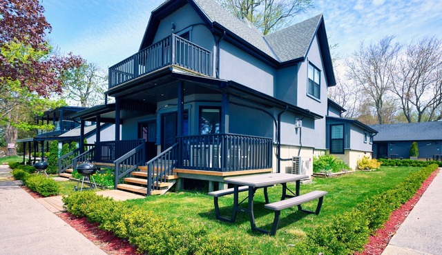 Cottage 12: Beachfront Cottage Escape