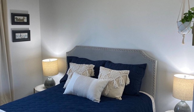 Cottage #4 - 2 bedroom - family & pet friendly!