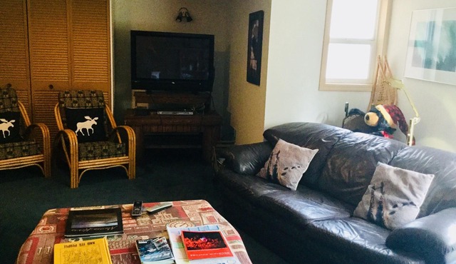 Country Comfort! Rustic Lodge - spacious and well equipped !