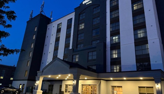 Country Inn & Suites by Radisson, Niagara Falls, ON