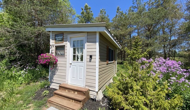 Coupland Glamping Bunkie, Hepworth, 3 Wooded A