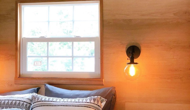 Coziest Cultus Tiny Home 2min Drive to Lake!