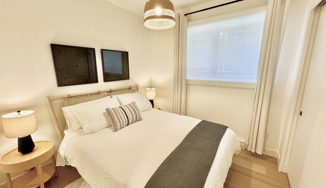 Cozy 1-bedroom garden suite in Moodyville