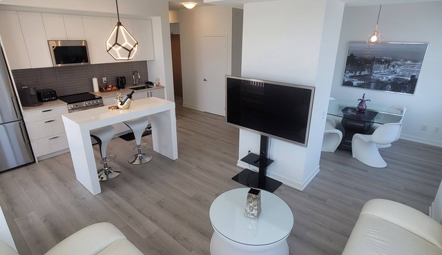Cozy 2 bed & 2 bath Condo