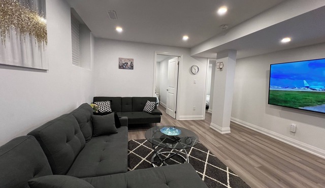 Cozy 2-bedroom apartment with WiFi, separate entrance and parking