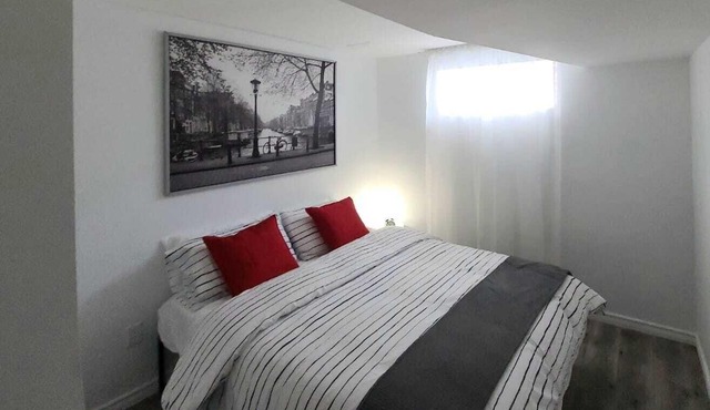 Cozy 2-bedroom lower unit!