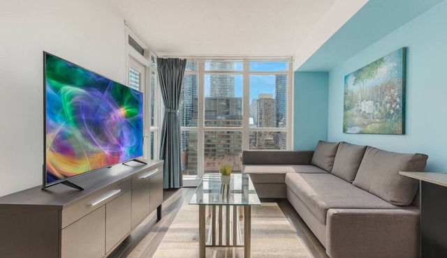 Cozy 2BR - 5 Min to CN Tower/Rogers Centre