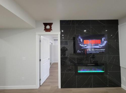 Cozy and Modern Suite - Your Home Away from Home!