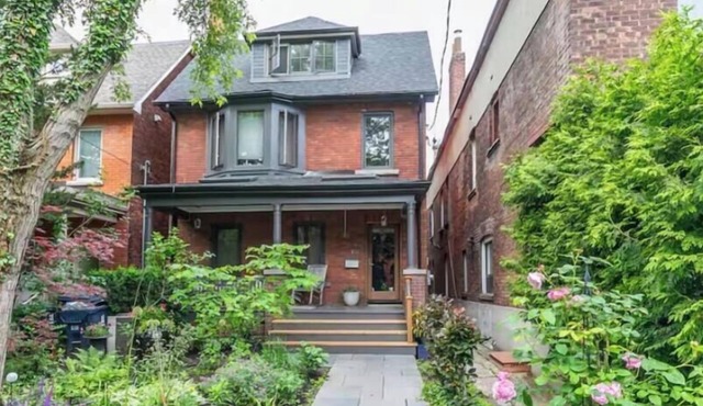 Cozy basement suite in Roncesvalles Parkdale Dundas west