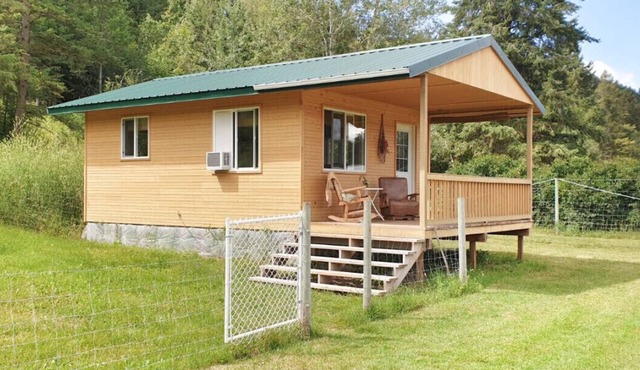 Cozy Cabin in Kettle Valley