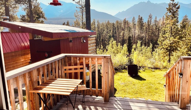 Cozy Cabin surrounded by Nature