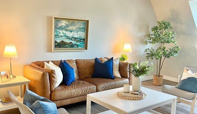 Cozy Coastal Apartment