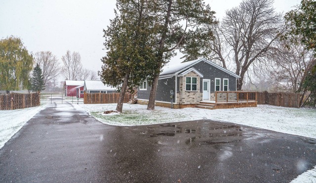 Cozy Collingwood Farmhouse, With Sauna