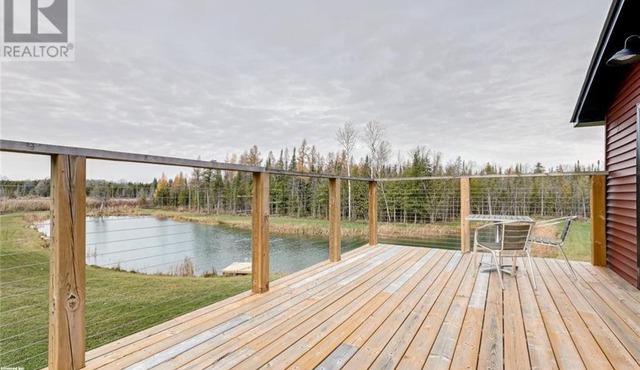 Cozy cottage on 25 acres of private land. Lots of space. Pet Friendly!