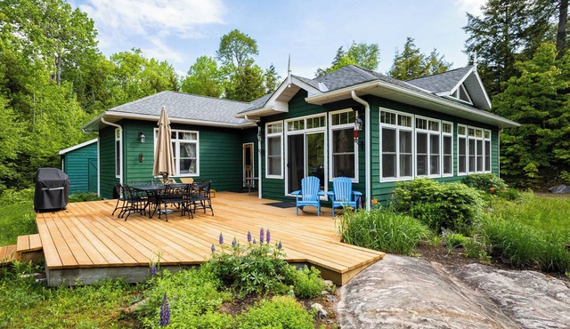 Cozy Cottage on Tooke Lake