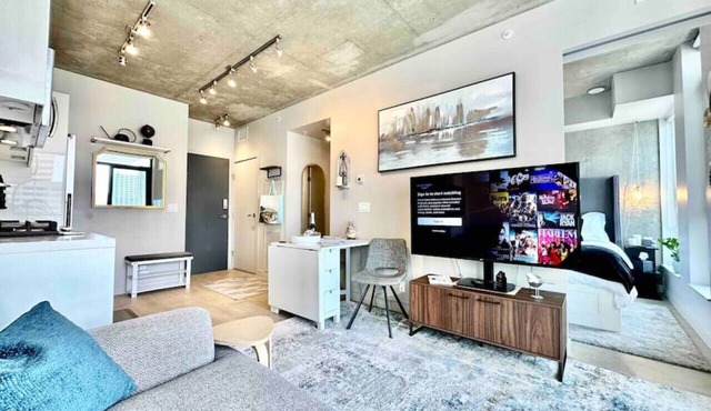 Cozy DT Fantastic Amenities View Private Parking