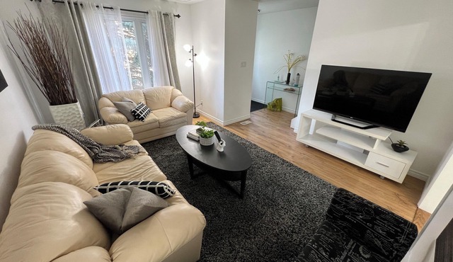 Cozy Fully furnished, Specious 2 story home!. Parking on premises, pet friendly!