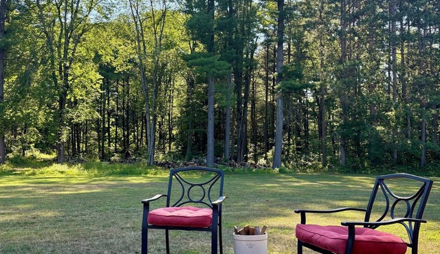 Cozy Home near the Beach, with Hiking & Biking Trails, Wineries & Restaurants