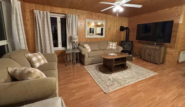COZY LAKE FRONT COTTAGE ON NEPEWASSI LAKE