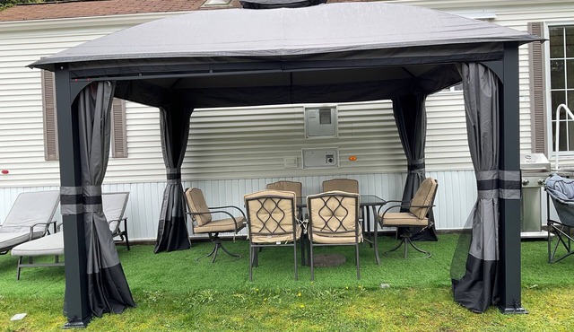 Cozy Lindell Beach Resort. Minutes from Cultus Lake