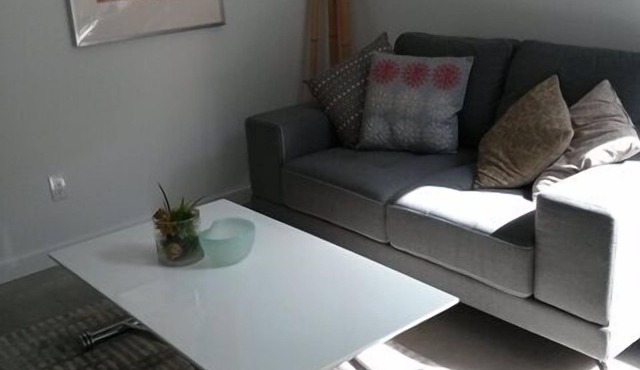 Cozy Modern Suite In The Heart Of Main Street (MINIMUM 90 DAYS)